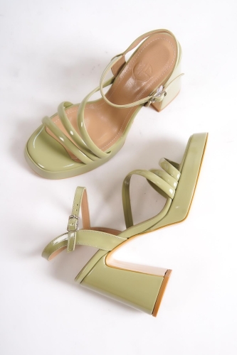 İbiza Yeşil Rugan Kalın Platform Topuklu Ayakkabı - Modabuymus