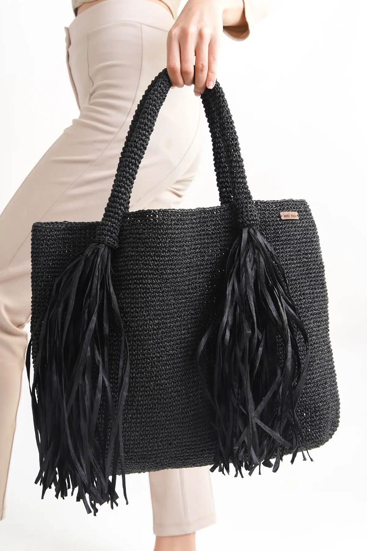 0102 Siyah Tamamen El Örgüsü Püsküllü Omuz Çantası