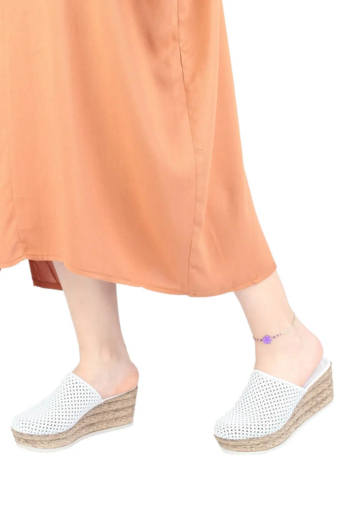 Hakiki Deri Beyaz Delikli Dolgu Topuklu Terlik - AlpDer