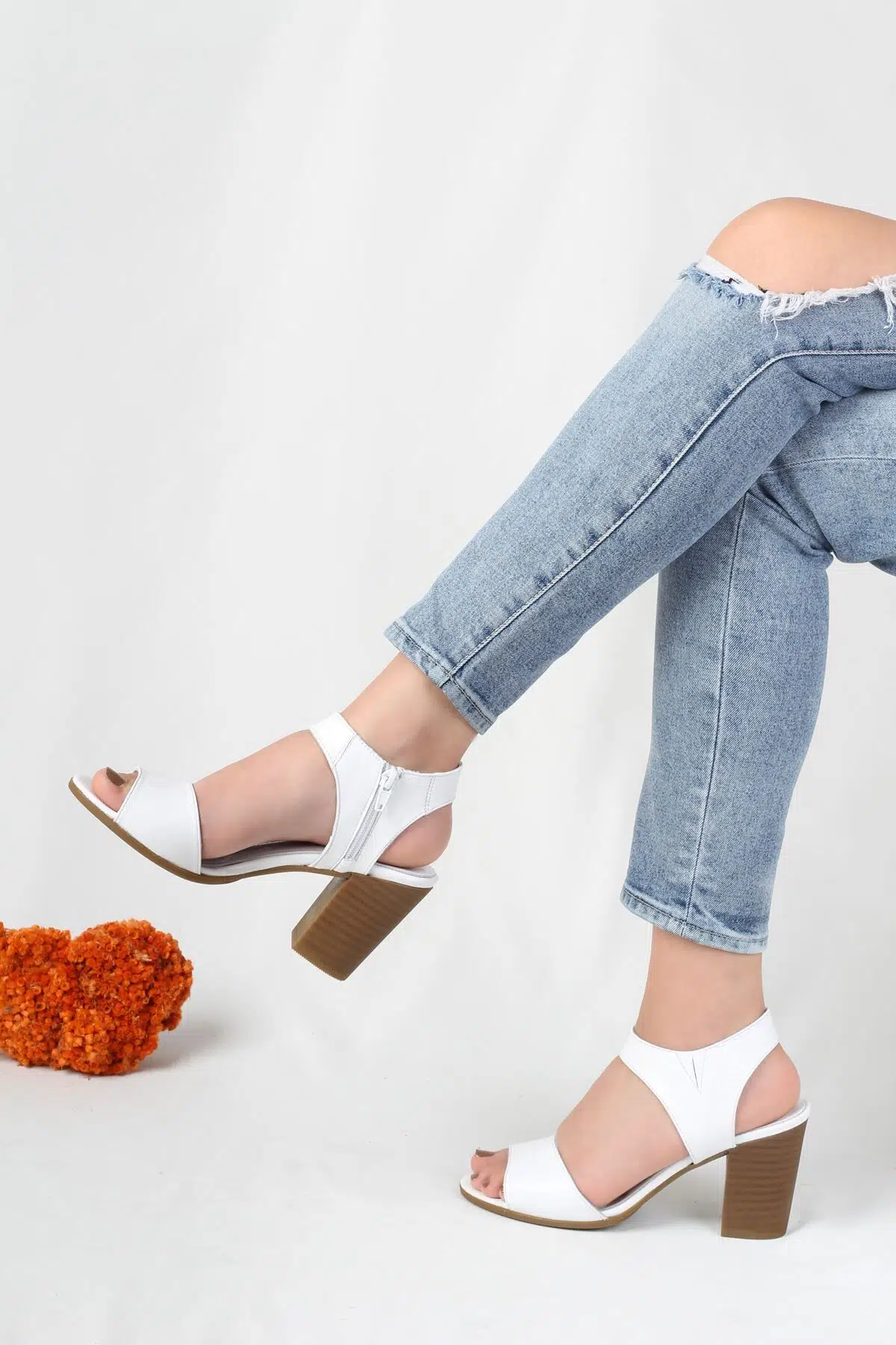 Hakiki Deri Tek Bantlı Topuklu Beyaz Sandalet - Buja