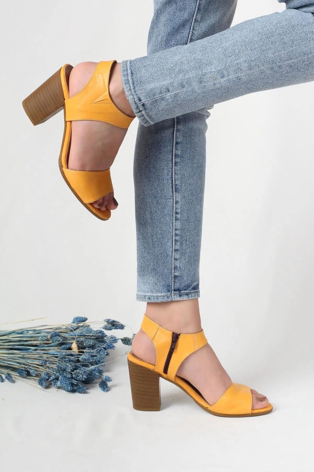 Hakiki Deri Tek Bantlı Topuklu Sarı Sandalet - Buja