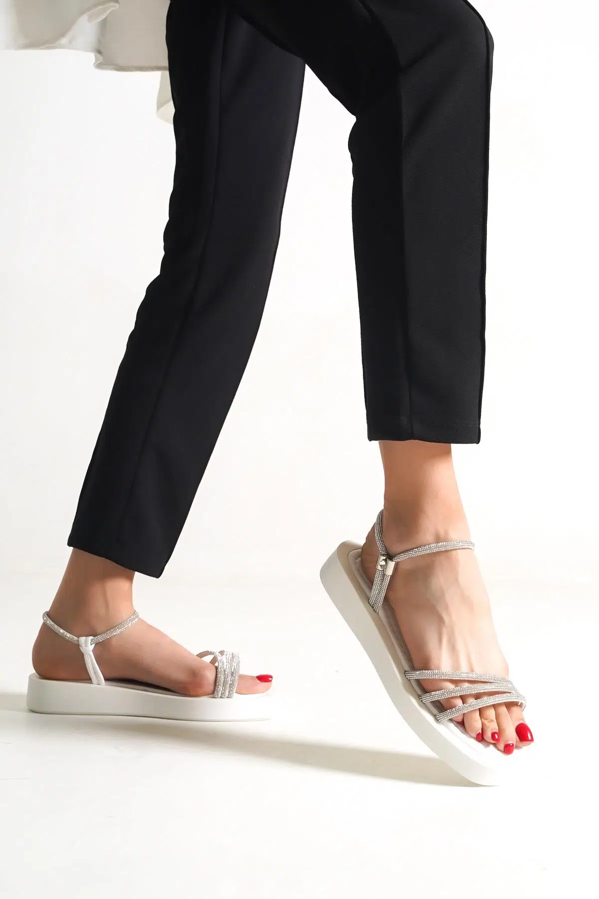 Smart Beyaz Taşlı Topuksuz Abiye Sandalet