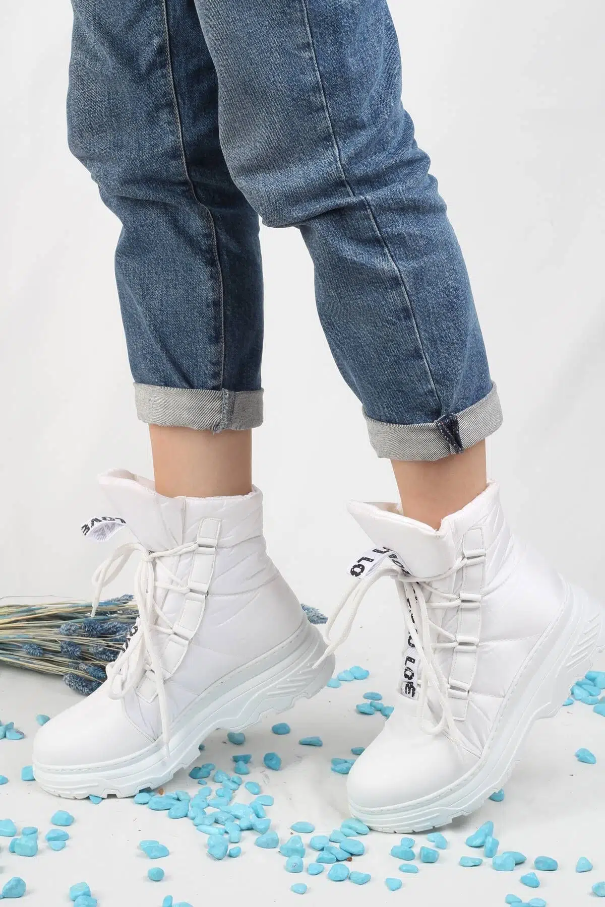 Suya Dayanıklı Bağcıklı Beyaz Kadın Kar Botu - Pique