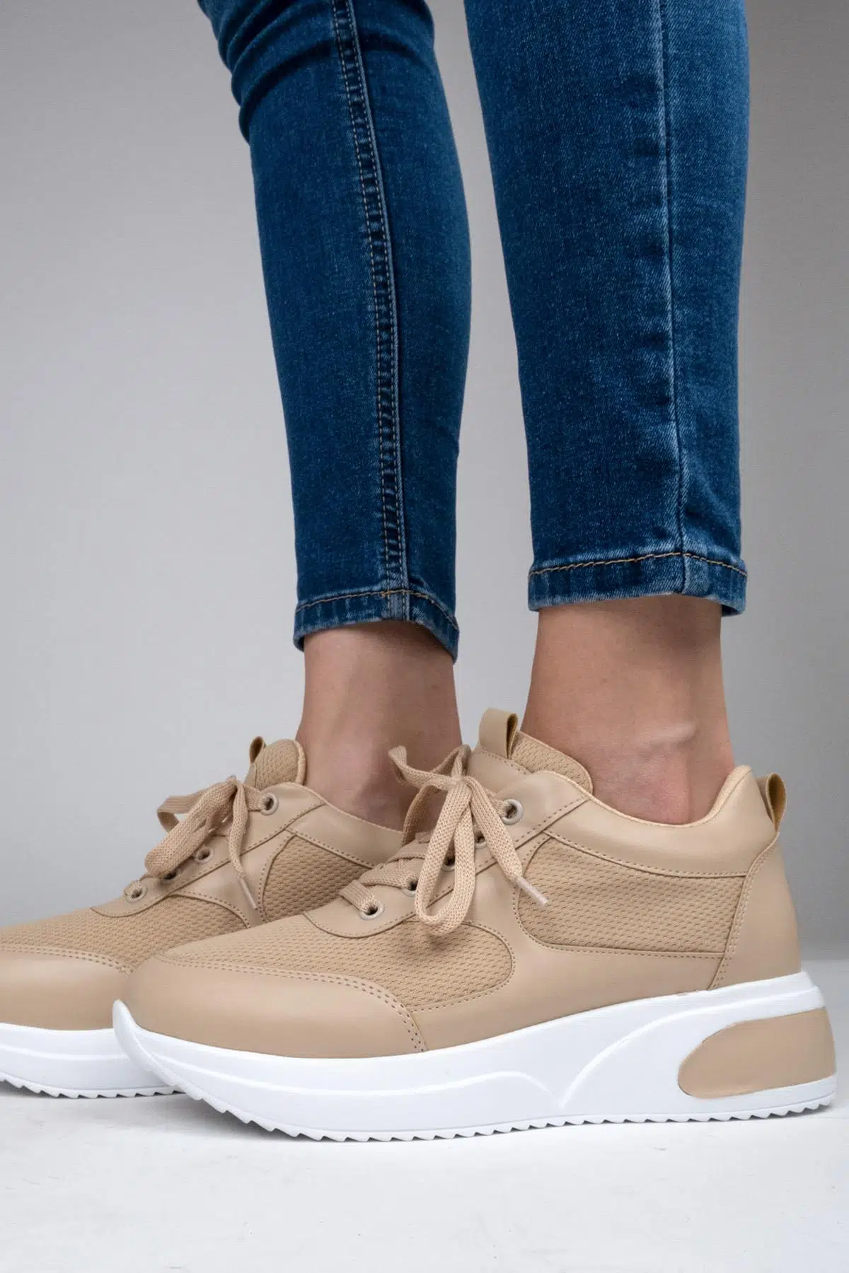 Dolgu Topuklu Ten Sneaker Baskılı Spor Ayakkabı - Mildy